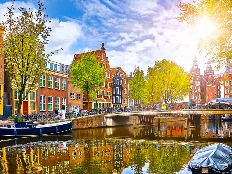 Amsterdam Romantic Getaway to Celebrate First Anniversary